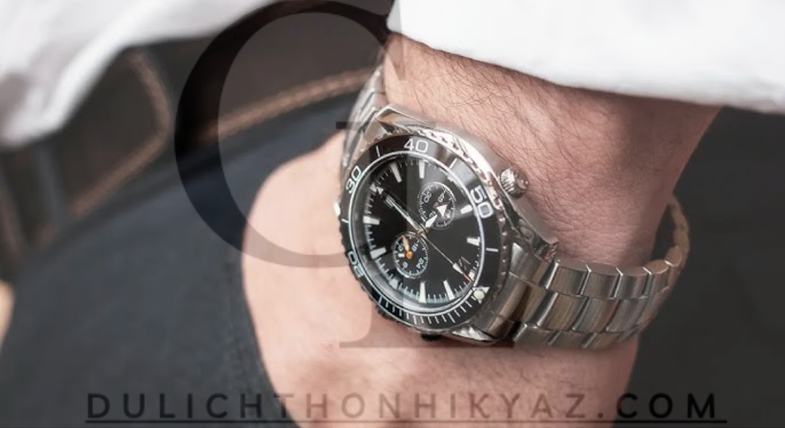 Read more about the article Automatic Watches Under $500 Stylish and Reliable Timepieces for Every Budget